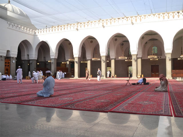 masjid quba tampak dalam