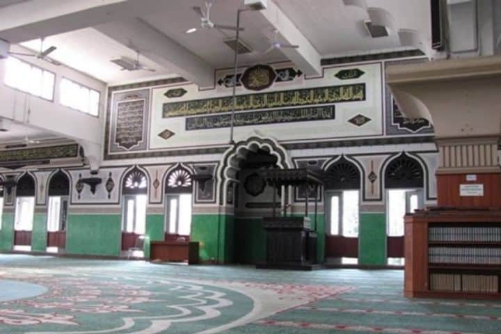 tampak dalam masjid al azhar
